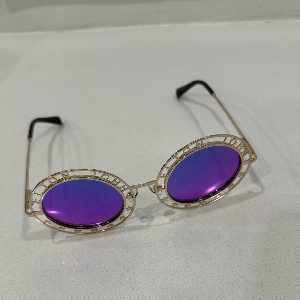 Elton John Walk Of Fame Sunglasses. — image 7 of 8